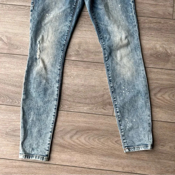 CAbi  Cinch Skinny Jean 5492 - Picture 6 of 16